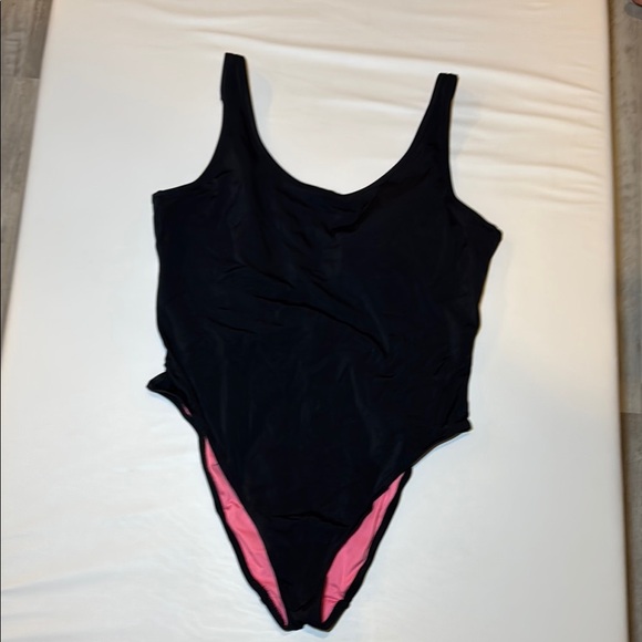 Victoria’s Secret Pink One-Piece Swimsuit High Cut Leg Low Back Size Large - Picture 1 of 8